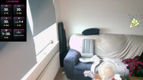 ona nisme online show from July 31, 6:24 pm