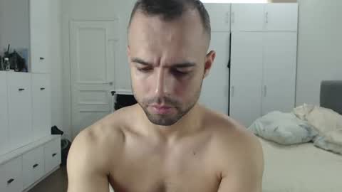 onebestlover online show from August 9, 8:59 am
