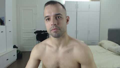 onebestlover online show from August 10, 8:38 am