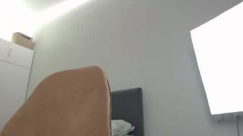 onebestlover online show from August 11, 2:30 pm