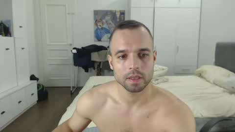 onebestlover online show from August 12, 10:50 am