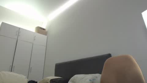 onebestlover online show from August 13, 9:56 am
