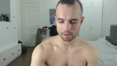 onebestlover online show from August 15, 10:19 am