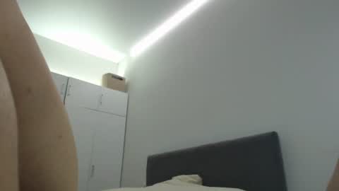 onebestlover online show from August 16, 8:51 am