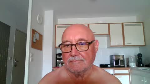 Onemoretimebis online show from July 26, 11:15 am