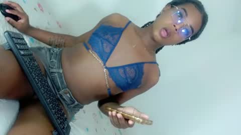 onika_tanya1 online show from August 4, 9:34 pm