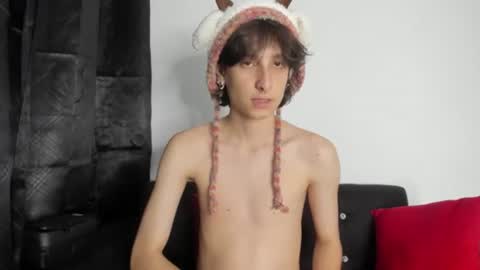 onion_knight420 online show from August 11, 7:27 pm