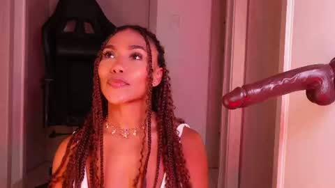 misssaray official online show from August 14, 1:31 am