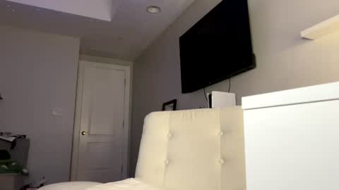 onlyjess23 online show from July 14, 1:11 am