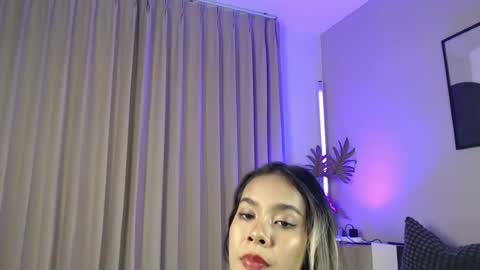 Lily Peach  -   online show from July 14, 4:06 am