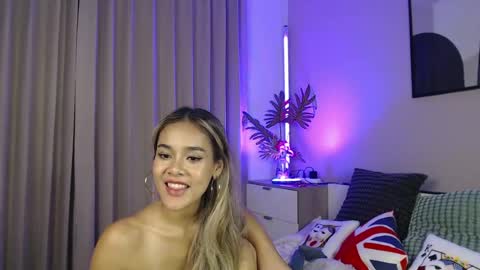 Lily Peach  -   online show from August 1, 8:31 am