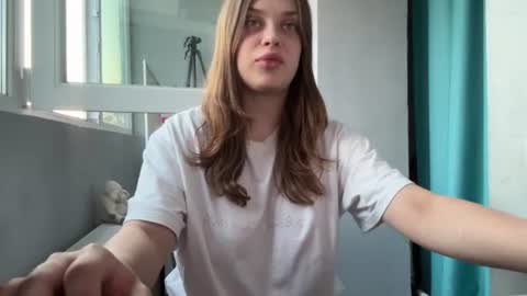 Mia online show from July 6, 2:15 am