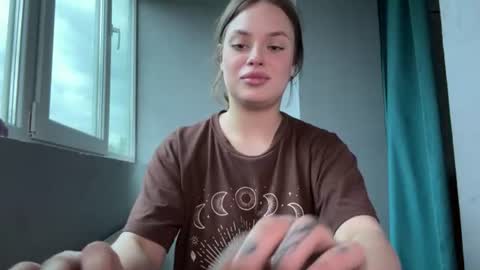 Mia online show from July 7, 5:28 pm