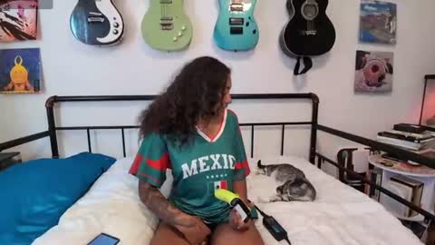 Duo online show from June 18, 9:25 pm