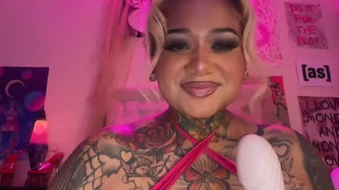 Avery Lee online show from July 12, 4:30 am