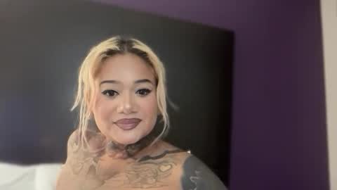 Avery Lee online show from July 15, 2:01 am