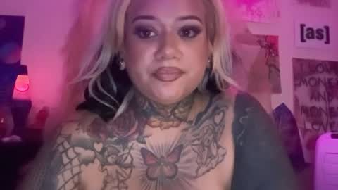 Avery Lee online show from August 3, 8:54 am