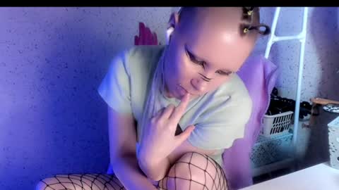 Onyx online show from August 3, 4:03 pm