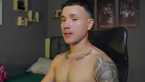 onyx_voss online show from August 4, 6:49 pm