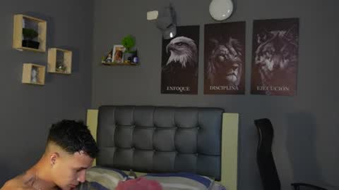 onyx_voss online show from August 6, 2:38 pm