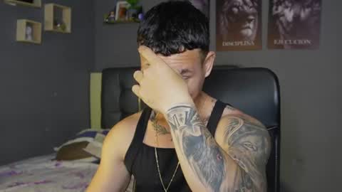 onyx_voss online show from August 10, 1:56 pm