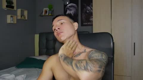 onyx_voss online show from August 11, 4:09 pm
