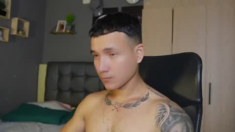 onyx_voss online show from August 11, 5:15 pm