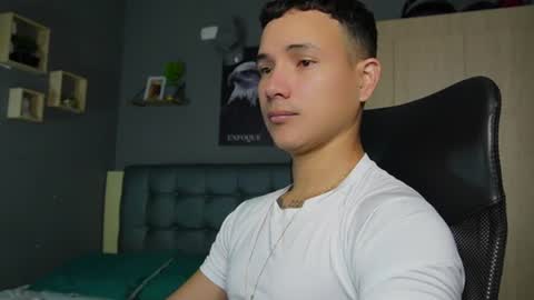 onyx_voss online show from August 12, 2:08 pm