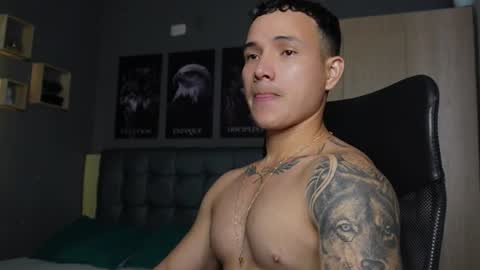 onyx_voss online show from August 13, 1:58 pm