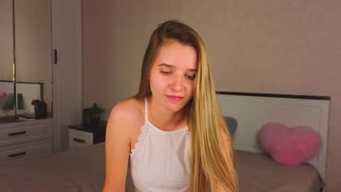 Mary online show from July 28, 12:33 pm
