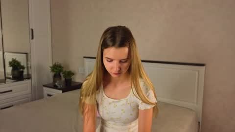 Mary online show from August 13, 7:11 am