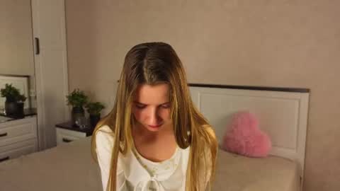 Mary online show from August 13, 12:41 pm