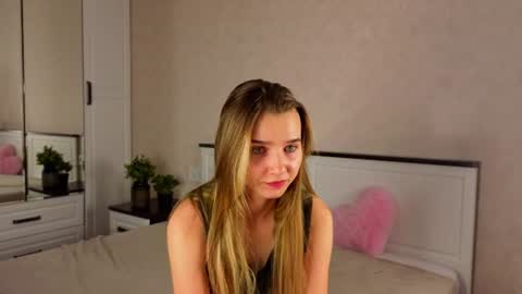 Mary online show from August 15, 12:53 pm