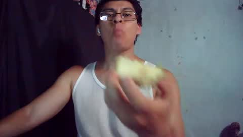 oomaurooo online show from August 10, 10:55 pm