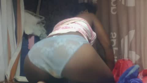 oooozafiette online show from August 1, 12:05 am