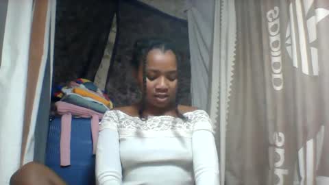 oooozafiette online show from August 8, 9:59 pm