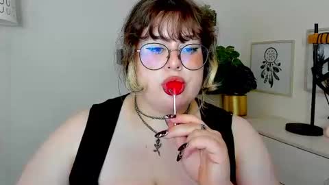 OpheliaLush online show from August 12, 9:11 am