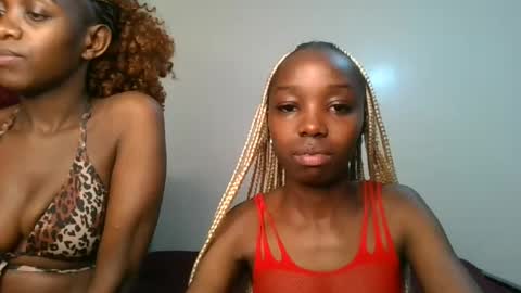 ophellia1 online show from August 10, 3:52 am