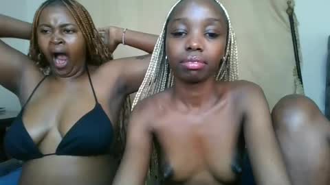 ophellia1 online show from August 14, 11:19 pm