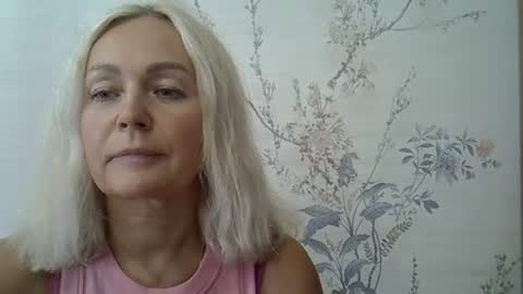 orange_luv online show from August 7, 11:43 am