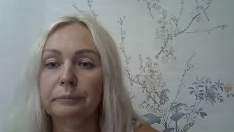 orange_luv online show from August 7, 2:28 pm