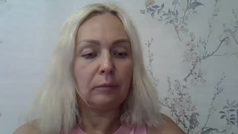 orange_luv online show from August 8, 2:06 pm