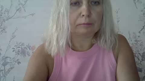 orange_luv online show from August 10, 8:49 am