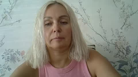 orange_luv online show from August 10, 12:06 pm