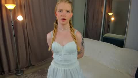 Elis online show from August 10, 9:49 pm