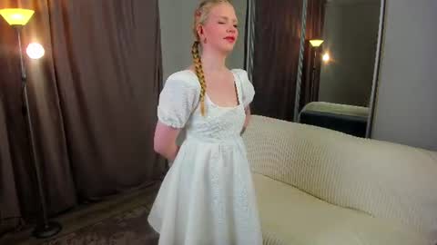 Elis online show from August 11, 8:00 pm