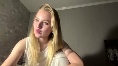 Ariel online show from August 3, 9:33 pm