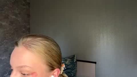 Ariel online show from August 9, 4:19 pm