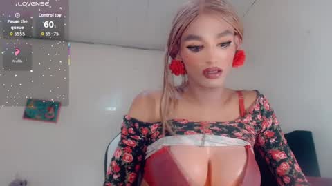 oriana_braom online show from March 30, 12:02 am