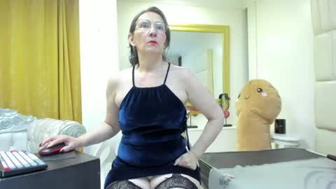 Oriana  online show from August 12, 5:43 am